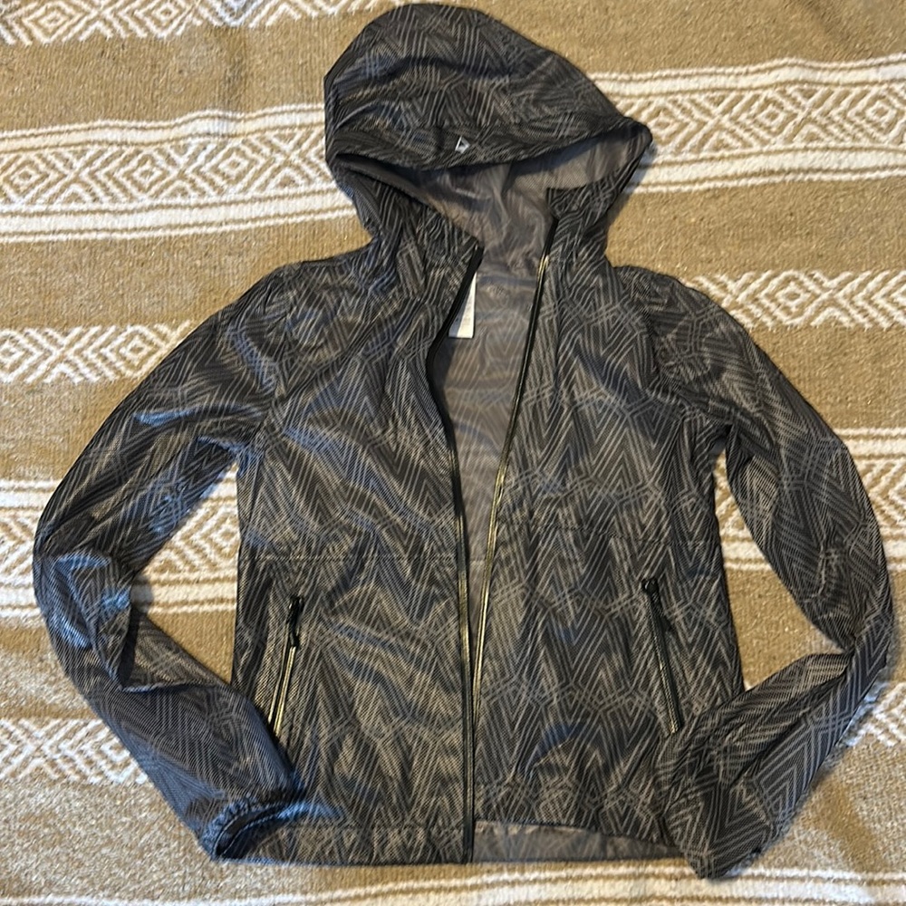 Girls ivivva size 10 windbreaker